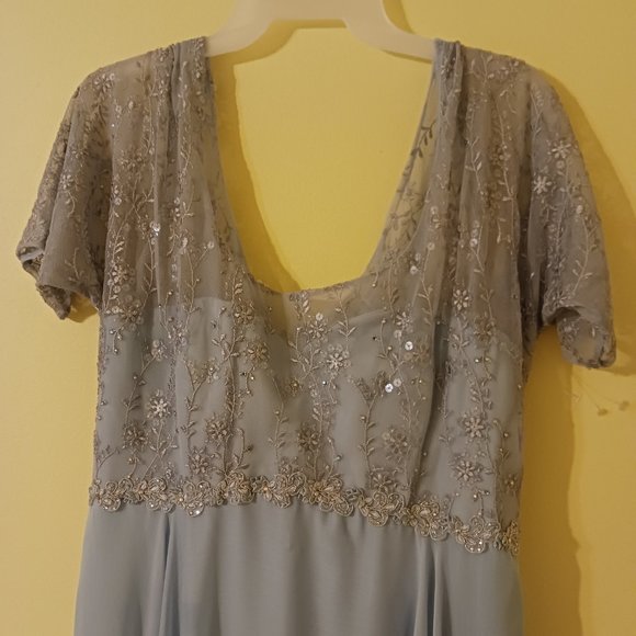 Couture Fashions Sequined Empire Light Grey Evening, Prom, Bridesmaids Dress - Picture 4 of 8